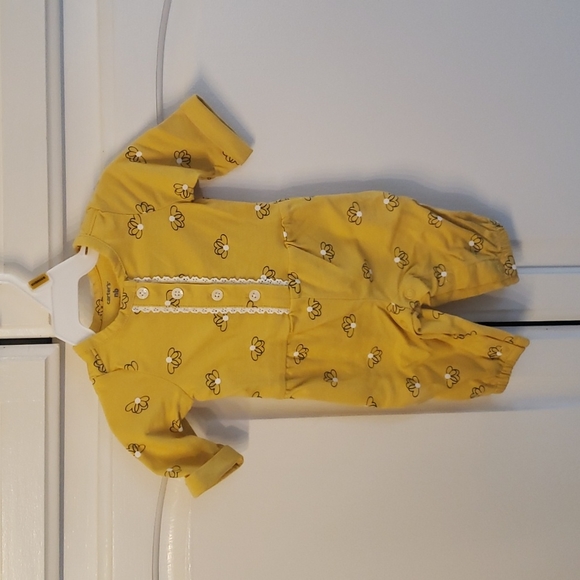 Lot of 8 Carter's Newborn Outfits - Picture 10 of 11